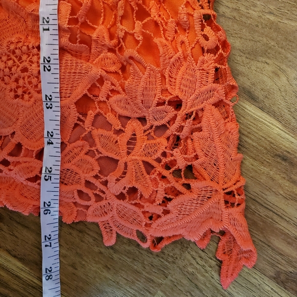 Simply Irresistible Small Lace Blouse - Picture 6 of 6
